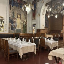 Francouzská restaurace Art Nouveau - Look at this Art Deco