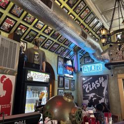 Aretha Frankensteins - Awesome decor!