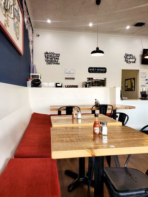 Lola’s Kitchen by null