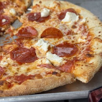 2 Silos Brewing - Build Your Own Pizza - Brewpubs Near Me - Manassas, Virginia