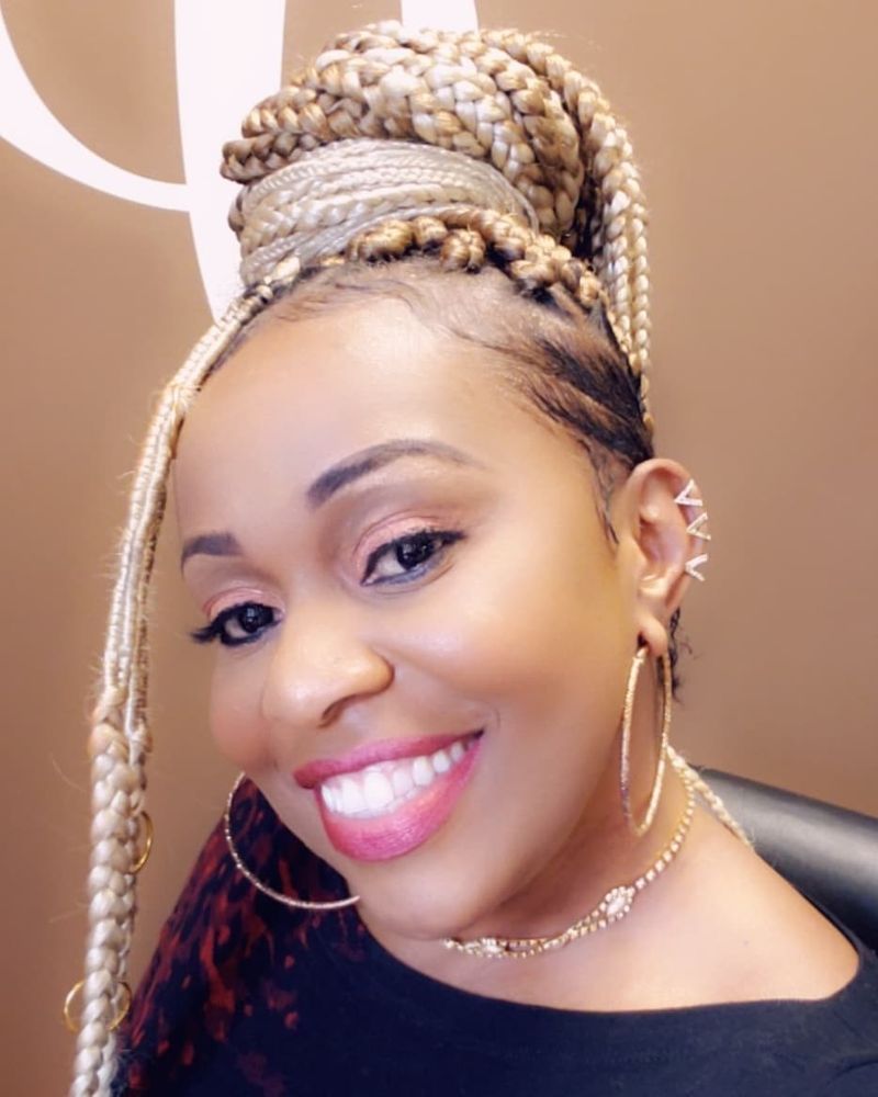 African Pinkylicious Braiding Salon Logo