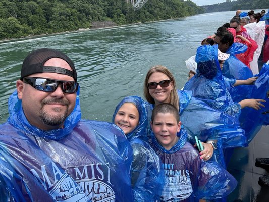 Maid of the Mist by null