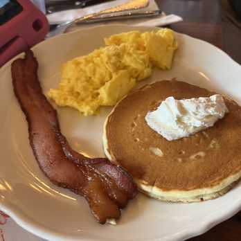 Walker Bros Original Pancake House - Kids breakfast - Breakfast & Brunch Near Me - Schaumburg, Illinois Walker Bros Original Pancake House - Kids breakfast - Breakfast & Brunch Near Me - Schaumburg, Illinois