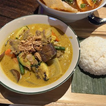 Kin Thai Street Eatery - yellow curry (beef) - Thai Near Me - Sacramento, California Kin Thai Street Eatery - yellow curry (beef) - Thai Near Me - Sacramento, California