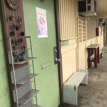 Soulgasm - Lo and behold! Entrance to the studio - Dance Studios Near Me - Honolulu, Hawaii