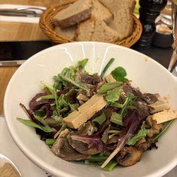 Canard et Champagne - Salad - French Near Me - Paris, 75 Canard et Champagne - Salad - French Near Me - Paris, 75
