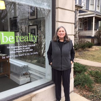 Be Realty - Broker Associate Lynn Wendt outside the Be Realty Evanston office. - Real Estate Services Near Me - Evanston, Illinois Be Realty - Broker Associate Lynn Wendt outside the Be Realty Evanston office. - Real Estate Services Near Me - Evanston, Illinois