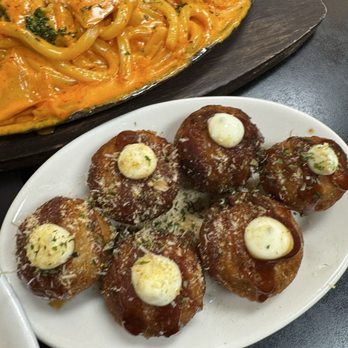 Ashiya - 6 Piece Takoyaki fried food not healthy for you - Japanese Near Me - Lynnwood, Washington
