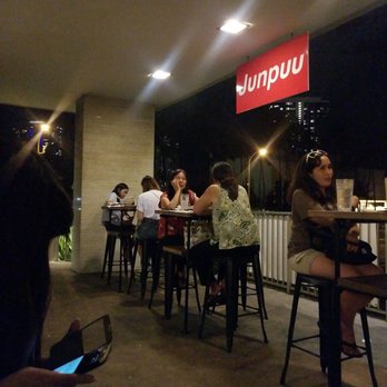 Junpuu - Outside seating area - Ramen Near Me - Honolulu, Hawaii Junpuu - Outside seating area - Ramen Near Me - Honolulu, Hawaii