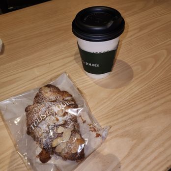 Tous Les Jours - Even if you eat here they use disposable cups and unrecyclable plastic. This is as much as Starbucks. - Coffee & Tea Near Me - Chicago, Illinois