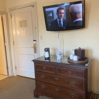 The Brown Hotel - Tv - Hotels Near Me - Louisville, Kentucky The Brown Hotel - Tv - Hotels Near Me - Louisville, Kentucky
