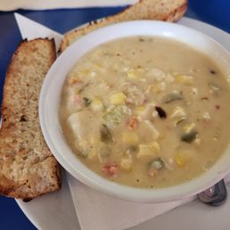 Had the seafood chowder. It was really good. I would defenilty get it again.