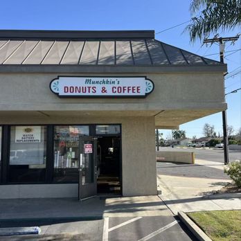 Munchkins Donuts Shop - Front - Bakeries Near Me - Covina, California Munchkins Donuts Shop - Front - Bakeries Near Me - Covina, California