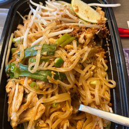 Pad Thai Woonsen with Prawns