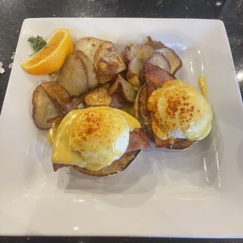 Keke's Breakfast Cafe - Eggs Benedict - Breakfast & Brunch Near Me - Orlando, Florida Keke's Breakfast Cafe - Eggs Benedict - Breakfast & Brunch Near Me - Orlando, Florida