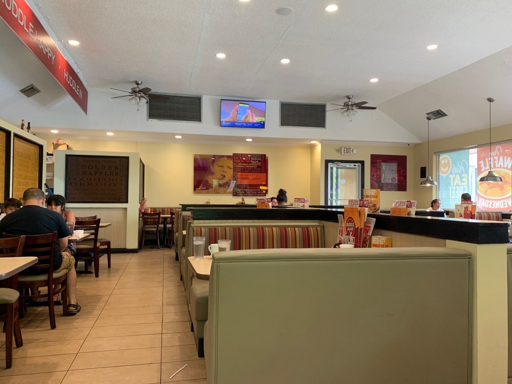 Huddle House Logo