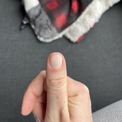 Pearl Nail Bar - Cut so low