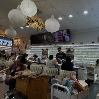 Waterfall Nail Spa - Nail Salons Near Me - San Fernando, California
