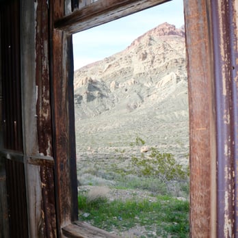 Titus Canyon Road - Hiking Near Me
