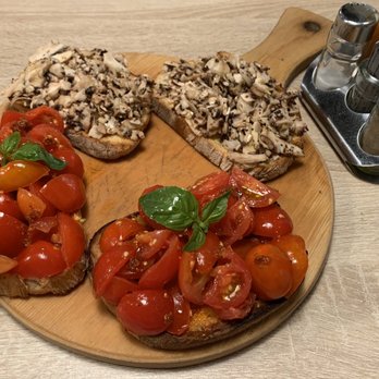 Pizzeria Romana Alfama - Bruschetta - Pizza Near Me - Lisbon, 11