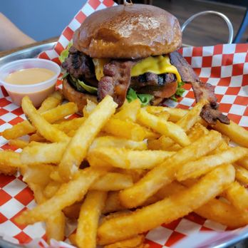 Bros Burger - Bacon cheeseburger - Burgers Near Me - Puyallup, Washington
