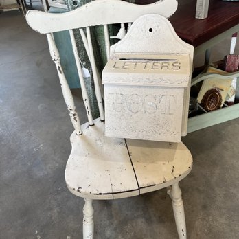 The Primitive Barn - Antiques Near Me - Linden, California