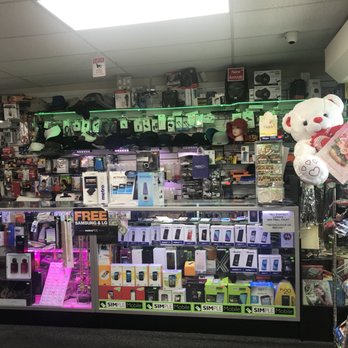 Holla Dollar - Discount Store Near Me - Bellport, New York