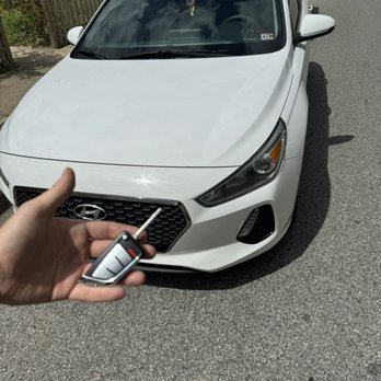 Fast Mobile Locksmith - Hyndai Elantra GT , Customer lost all keys . We cut new key and programmed it . - Keys & Locksmiths Near Me - Gaithersburg, Maryland Fast Mobile Locksmith - Hyndai Elantra GT , Customer lost all keys . We cut new key and programmed it . - Keys & Locksmiths Near Me - Gaithersburg, Maryland
