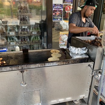 Las Palmas Carniceria - Cooking it up! - Mexican Near Me - Pittsburgh, Pennsylvania Las Palmas Carniceria - Cooking it up! - Mexican Near Me - Pittsburgh, Pennsylvania