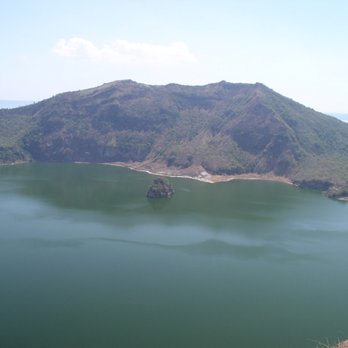 Taal Volcano - Looking down into the crater - Pre Volcanic eruption and COVID. - Hiking Near Me - Agoncillo, BTG