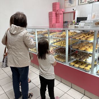 K & M Doughnut - Donuts Near Me - Alta Loma, California K & M Doughnut - Donuts Near Me - Alta Loma, California