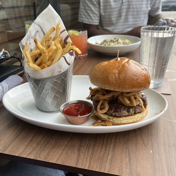 Ramble Room - Plaza burger - New American Near Me - Dallas, Texas Ramble Room - Plaza burger - New American Near Me - Dallas, Texas