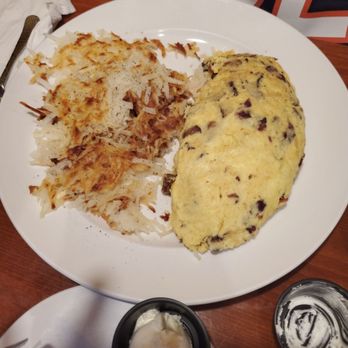 Egg Headz Café - Bacon and sausage omelet - American Near Me - Tinley Park, Illinois
