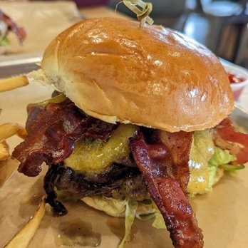 Big Buns - Burgers Near Me - Arlington, Virginia