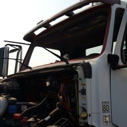 Clovis Auto Glass & window tinting - Big Rigs.