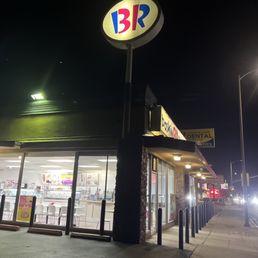 Exterior photo of Baskin-Robbins - Canoga Park, California Exterior photo of Baskin-Robbins - Canoga Park, California
