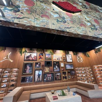 Shoe Palace - Shoe Stores Near Me - Los Angeles, California