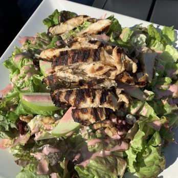 Compari's on the Park - Michigan salad with chicken - Pizza Near Me - Plymouth, Michigan Compari's on the Park - Michigan salad with chicken - Pizza Near Me - Plymouth, Michigan