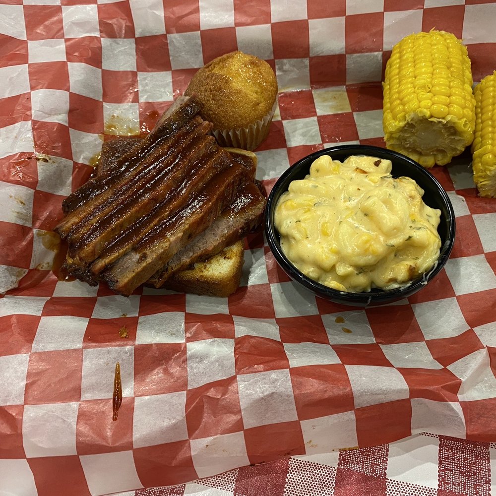 Famous Dave's Bar-B-Que - Texas Beef Brisket Sandwich - Barbeque Near Me - Addison, Illinois