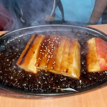 Kuni Restaurant - Tofu Steak sizzling on platter - Japanese Near Me - Waipahu, Hawaii