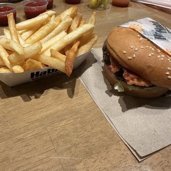 Habit Burger & Grill - BBQ Bacon Char with Cheese - Salad Near Me - Union City, California Habit Burger & Grill - BBQ Bacon Char with Cheese - Salad Near Me - Union City, California