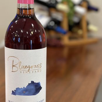 Bluegrass Vineyard - "Makin' Momma Happy" - Wine Tasting Room Near Me - Smiths Grove, Kentucky