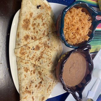 Taco Fiesta - Chicken quesadilla meal - Mexican Near Me - Mulberry, Florida Taco Fiesta - Chicken quesadilla meal - Mexican Near Me - Mulberry, Florida