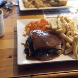 Bette's - Hot roast beef sandwich with fries