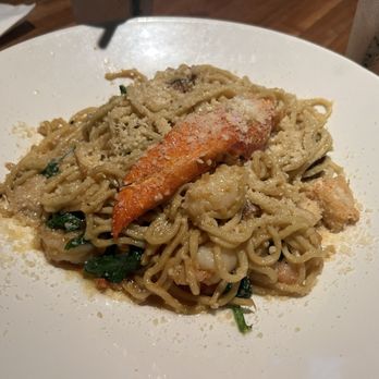 Yard House - Lobster Garlic Noodles - Bars Near Me - Dedham, Massachusetts Yard House - Lobster Garlic Noodles - Bars Near Me - Dedham, Massachusetts