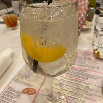 Mama Luigi's Restaurant - Peach Sangria - Italian Near Me - Bridgeview, Illinois