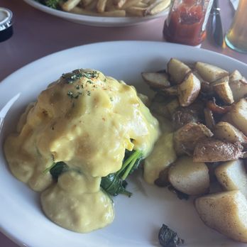 Fat Cats Cafe - Seafood Near Me - Avila Beach, California Fat Cats Cafe - Seafood Near Me - Avila Beach, California
