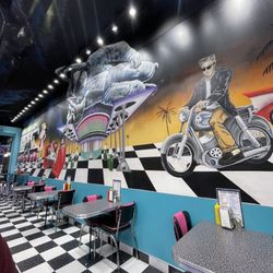 Comet Burgers - Inside & Food