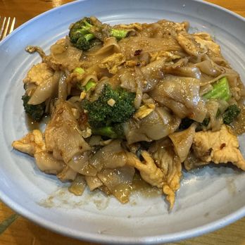 Sabai Bistro thai kitchen - Pad see ew - Thai Near Me - Bullhead City, Arizona Sabai Bistro thai kitchen - Pad see ew - Thai Near Me - Bullhead City, Arizona