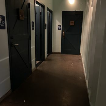 Moku Kitchen - Cocktail Bars Near Me - Honolulu, Hawaii